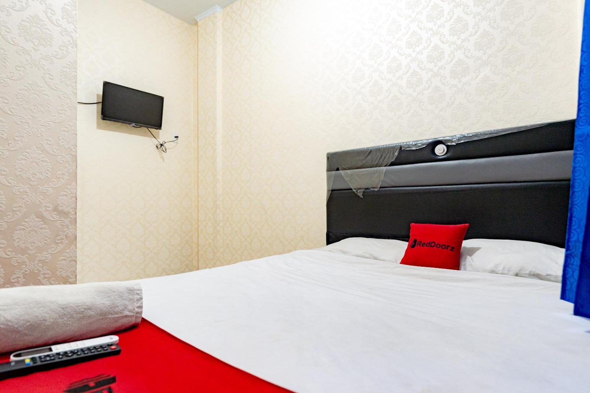 Reddoorz Near Rsud Dr Pringadi Medan 3 Hotel Ngoại thất bức ảnh