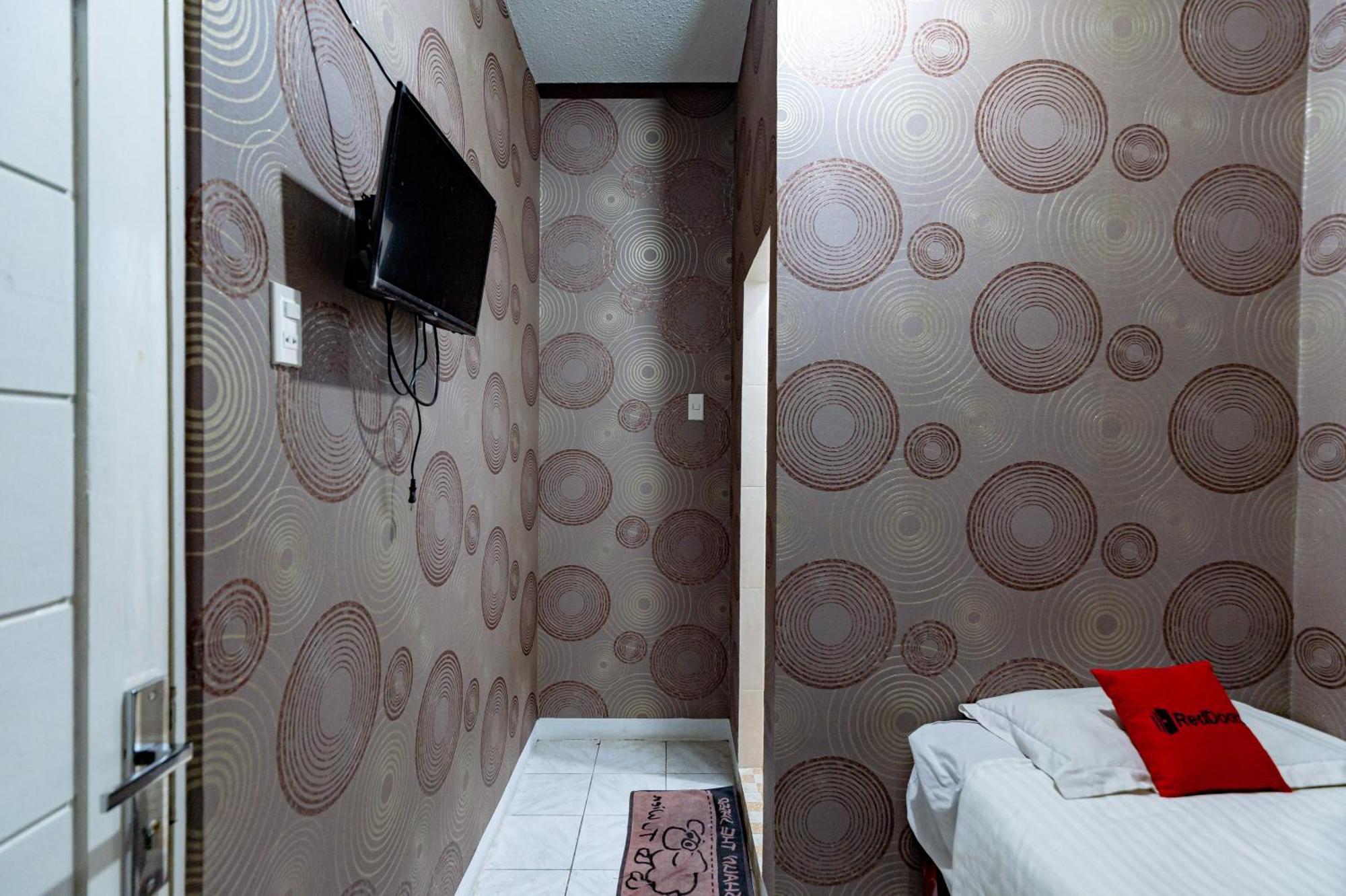 Reddoorz Near Rsud Dr Pringadi Medan 3 Hotel Ngoại thất bức ảnh